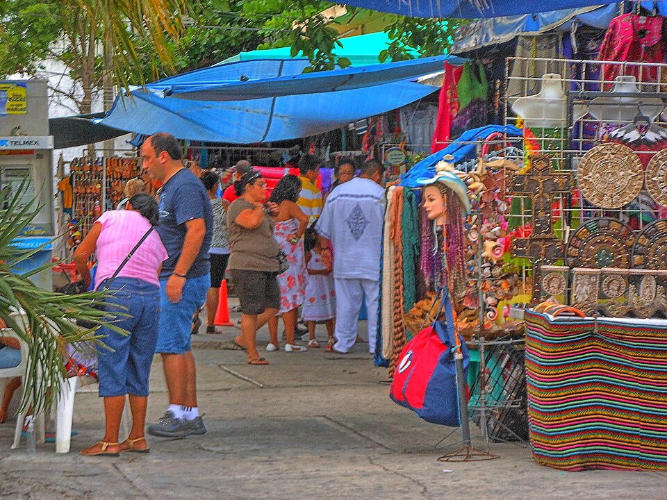 Mercado 28 ตลาดของฝากในเมืองกังกุน