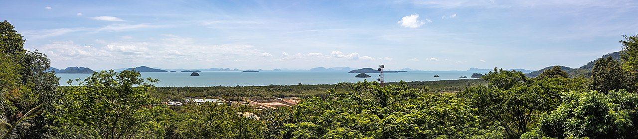 Day trips around Krabi — a view of Ko Lanta, with beaches and the Andaman Sea seen from a viewpoint on the island