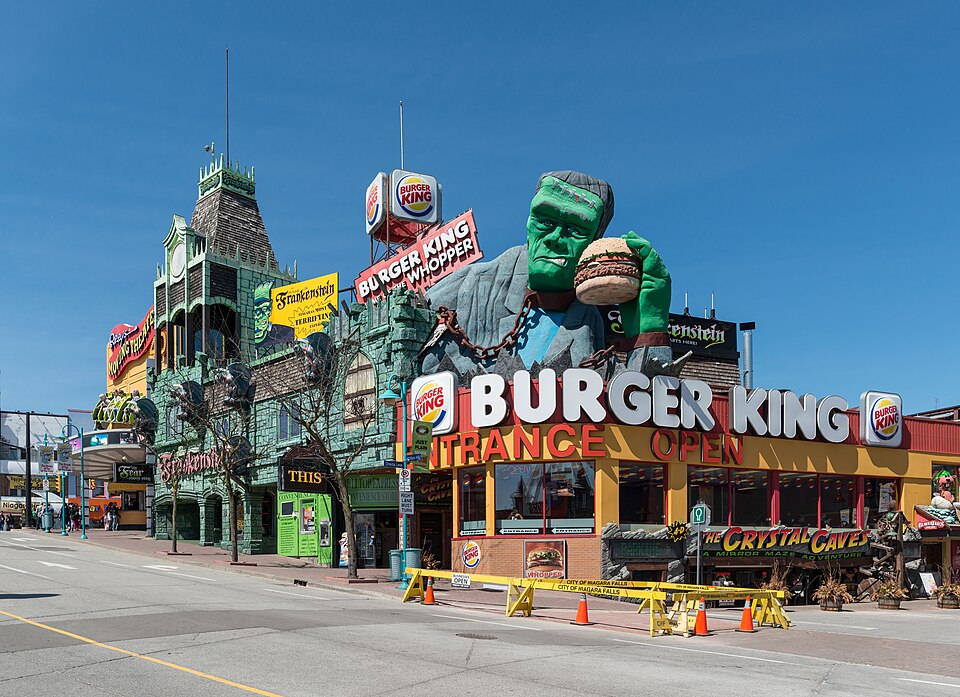 Clifton Hill ย่านบันเทิงและสวนสนุก ไนแอการา