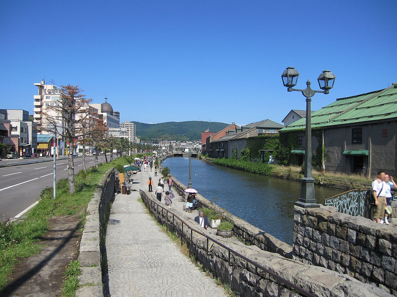 คลองโอตารุ Otaru Canal กับโกดังอิฐเก่าและโคมไฟแก๊ส