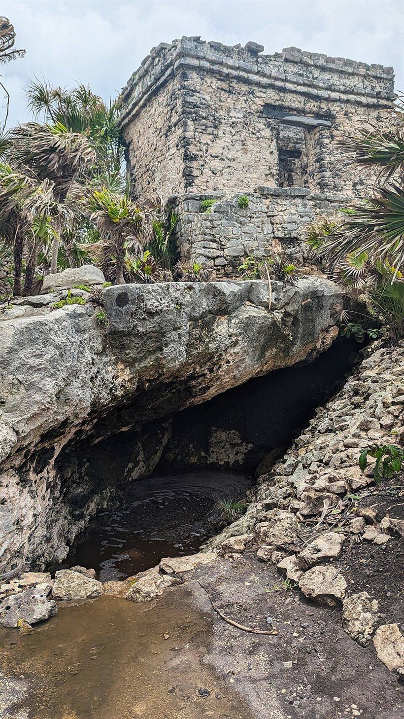 Cenote Calavera เซโนเต้รูปกะโหลกในตูลุม