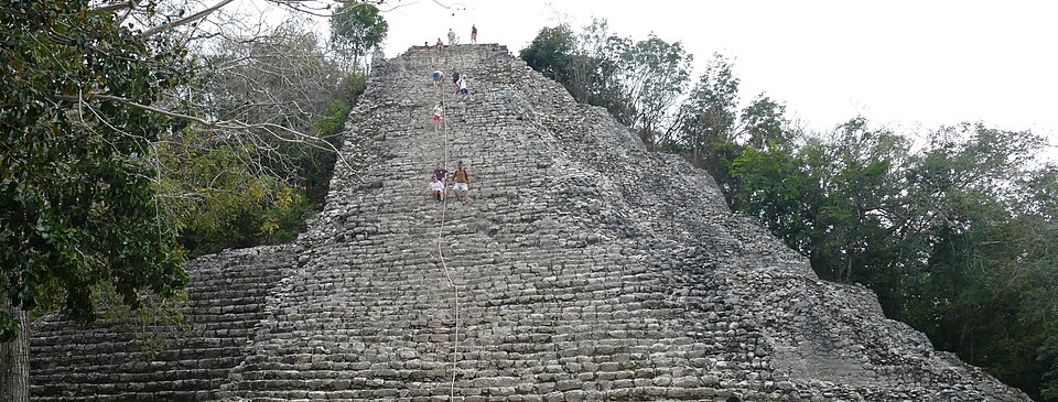 Coba Ruins พีระมิด Nohoch Mul ในป่าใกล้ตูลุม