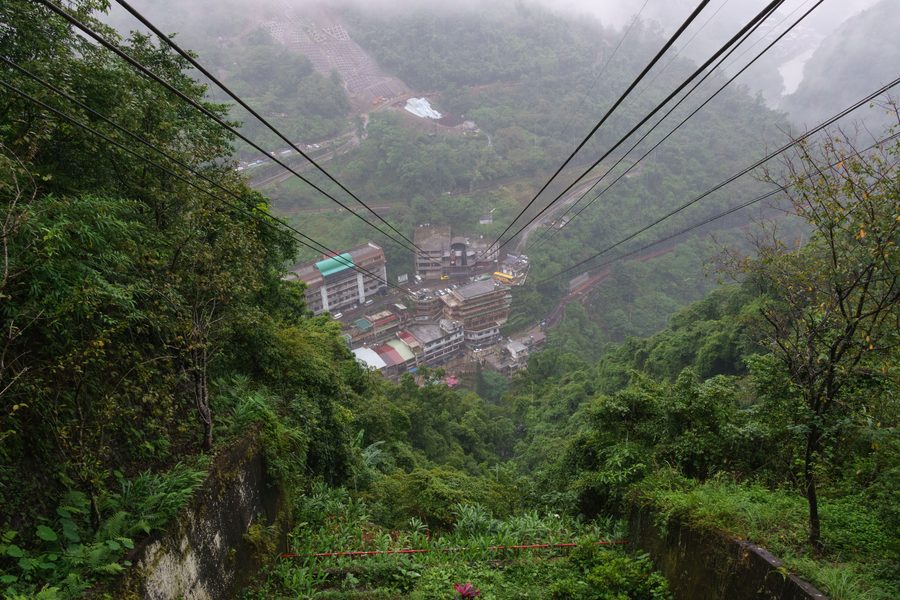 Wulai aerial tramway cable car gondola crossing the valley gorge above the river toward Yun Hsien Resort