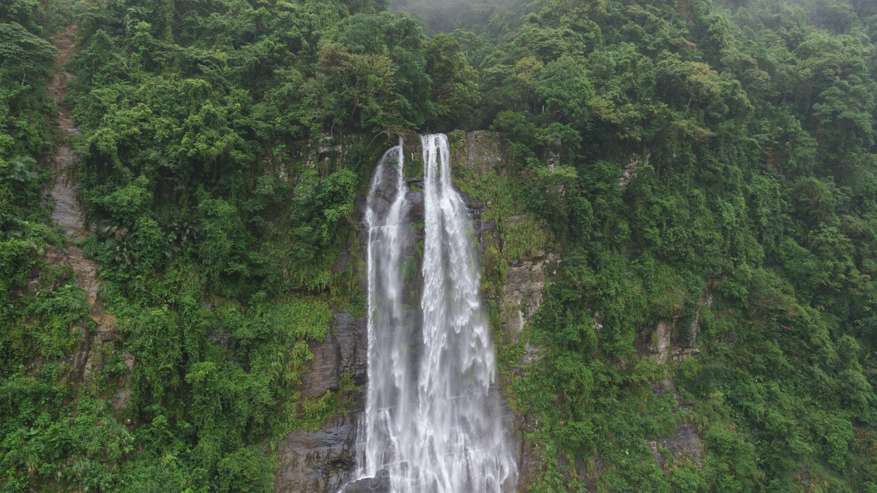 Wulai Waterfall, an 80-metre cascade in the Nanshi River valley