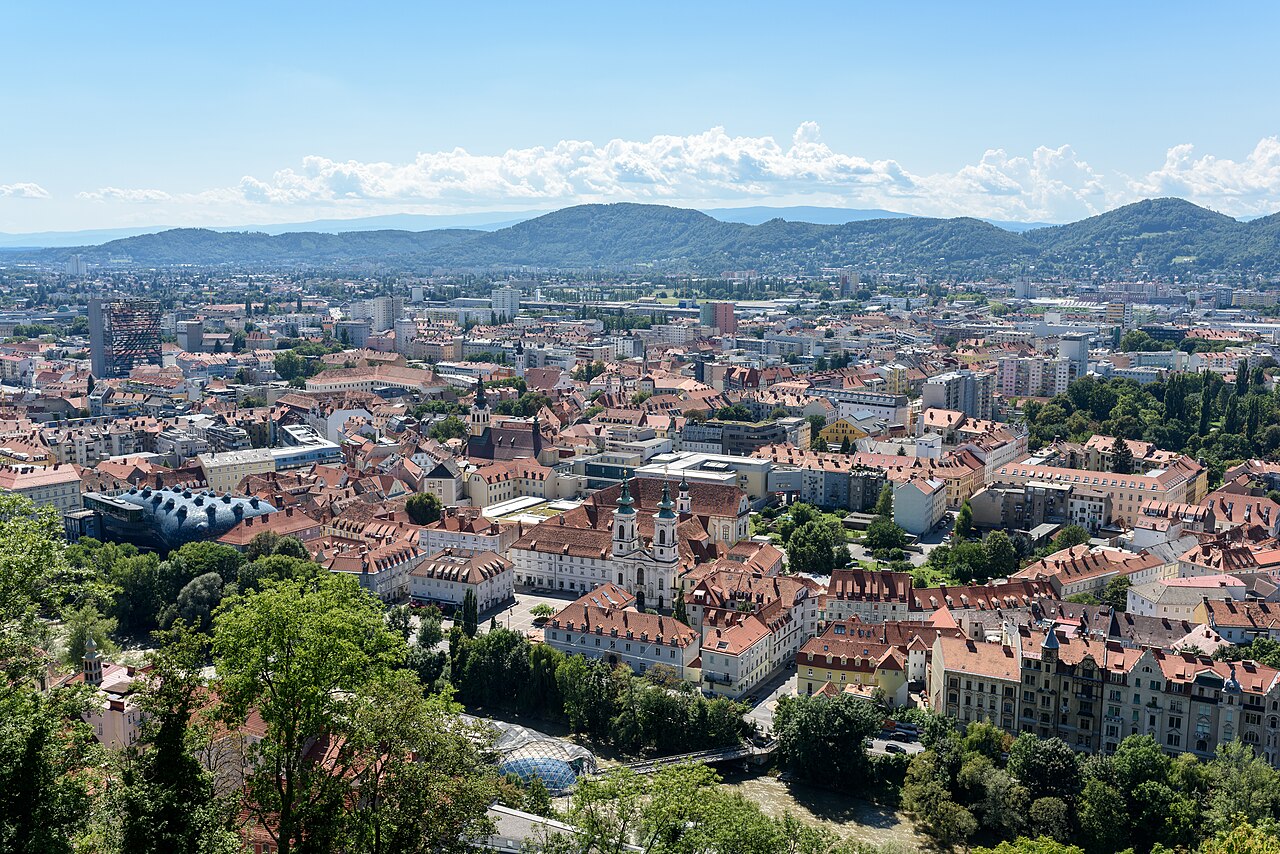 เมืองเก่ามรดกโลกและหอนาฬิกาบนเขาที่กราซ