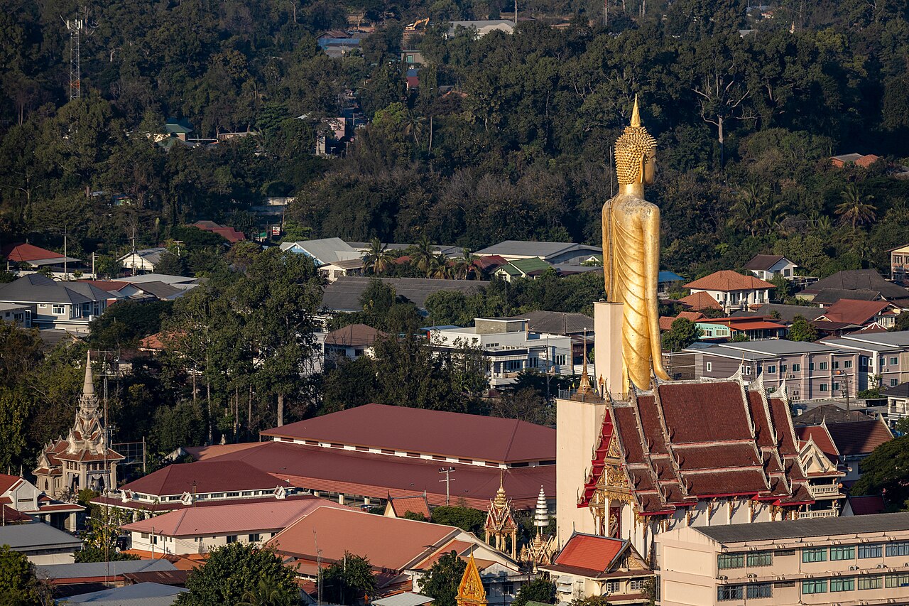 Phra Phuttha Rattana Mongkhon, the tall standing Buddha at Wat Burapha Phiram, a central Roi Et landmark within walking distance of the hotel