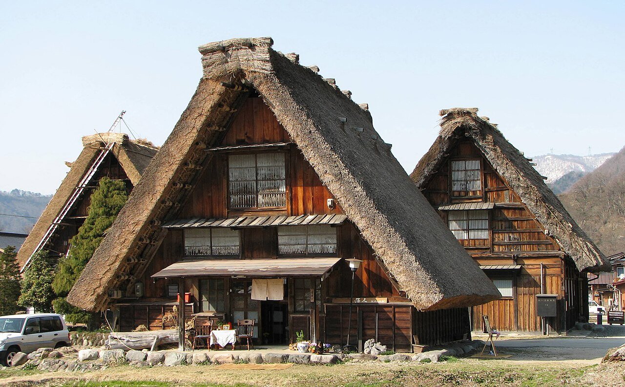 บ้านทรงกัสโชหลังคามุงจากในชิราคาวาโกะ