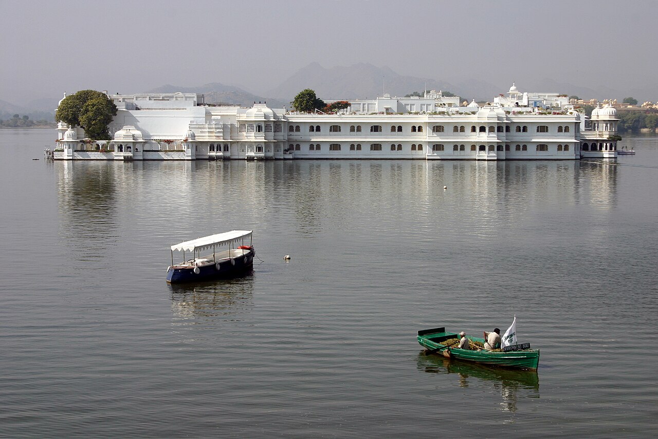 พระราชวังกลางน้ำ Lake Palace เมืองอุไดปุระ