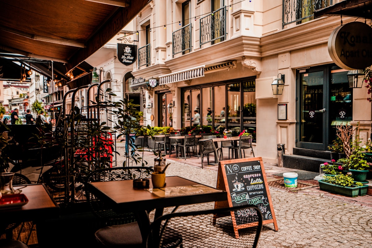 A specialty coffee bar with hand-pour brewing, evoking the style of Koffee Mameya (atmosphere image)