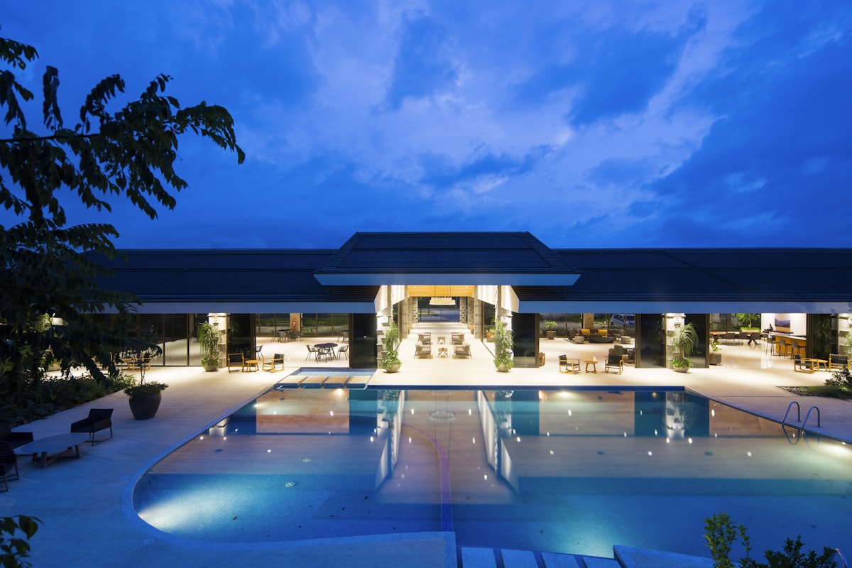 สระว่ายน้ำ Four Seasons Hotel Tokyo at Otemachi
