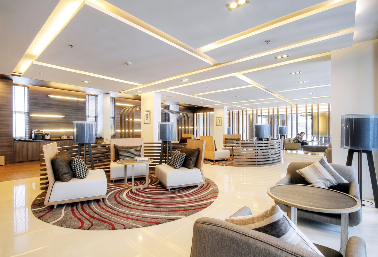 Wood-panelled lobby lounge at Classic Kameo Ayutthaya