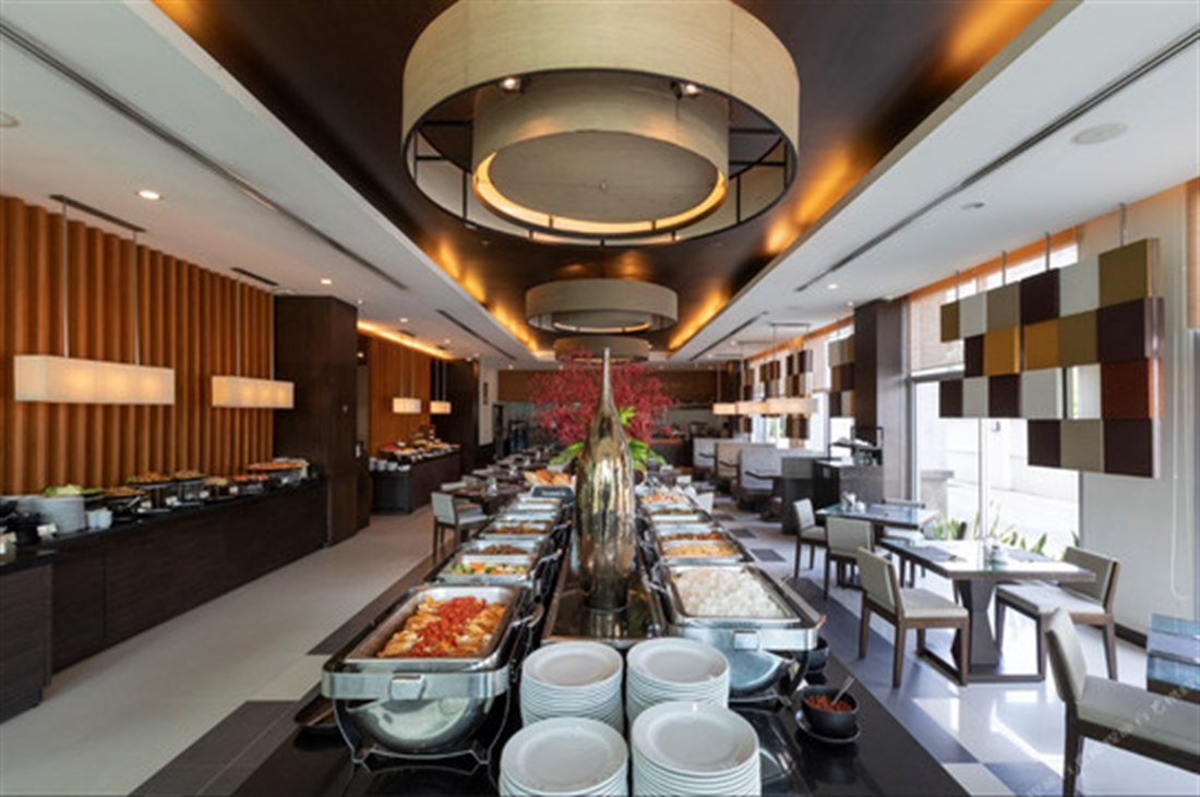 Breakfast buffet restaurant at Kantary Hotel Ayutthaya