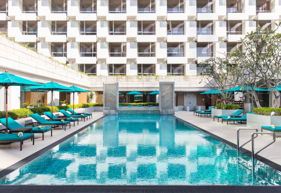 Holiday Inn Bangkok (Ratchadamri)
