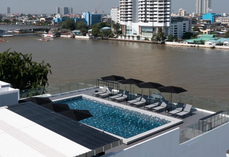The StandardX Bangkok Phra Arthit