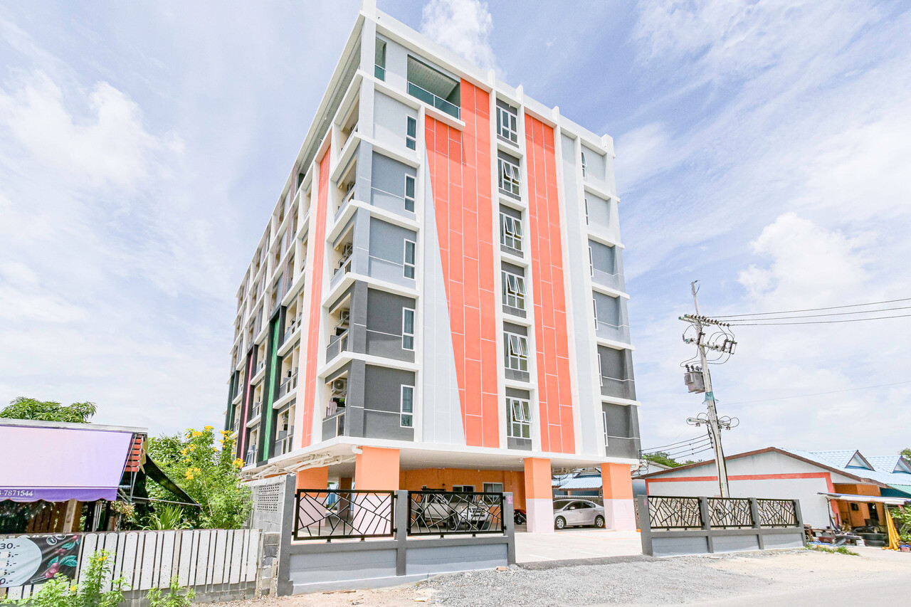 Side view of The Wish Hotel exterior in Bang Phra