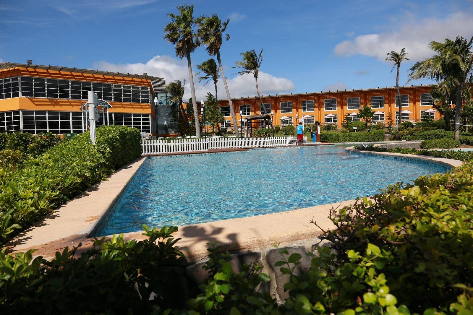 Chateau Beach Resort Kenting outdoor pool and ocean view