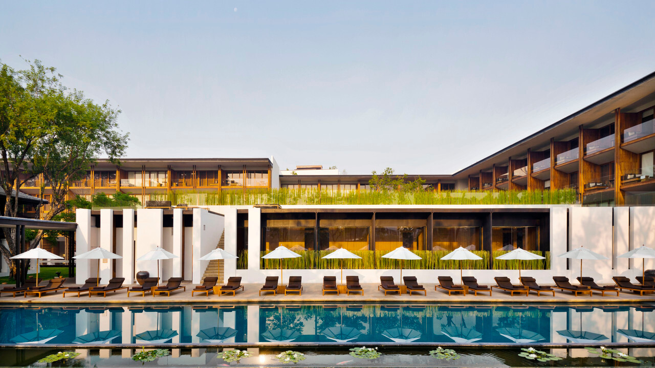 สระว่ายน้ำและสถาปัตยกรรม Asian minimalist