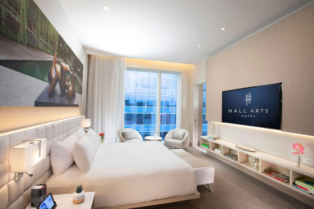 HALL Arts Hotel Dallas, Curio Collection by Hilton