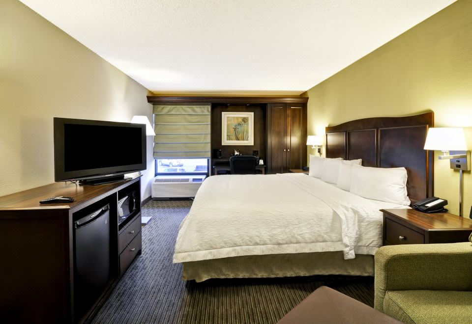Hampton Inn Kansas City Airport
