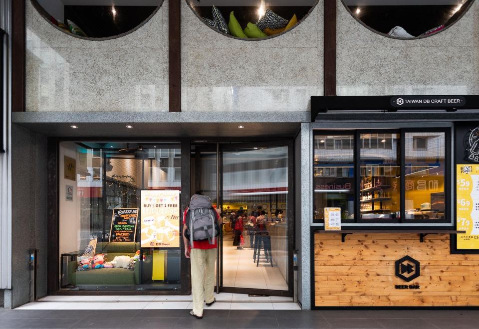 Bouti City Capsule Inn