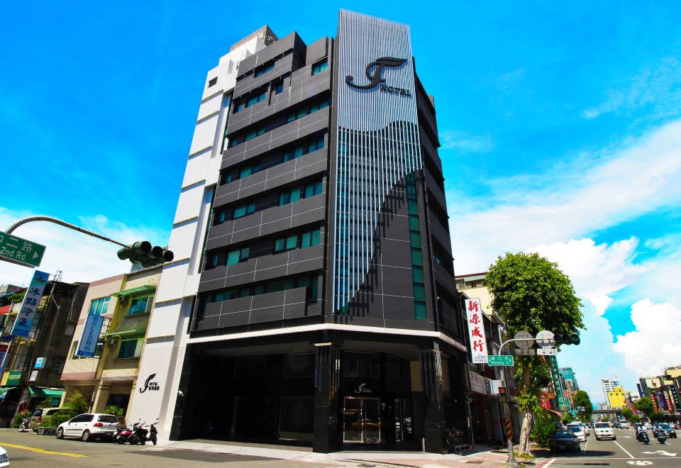 J-HOTEL Kaohsiung