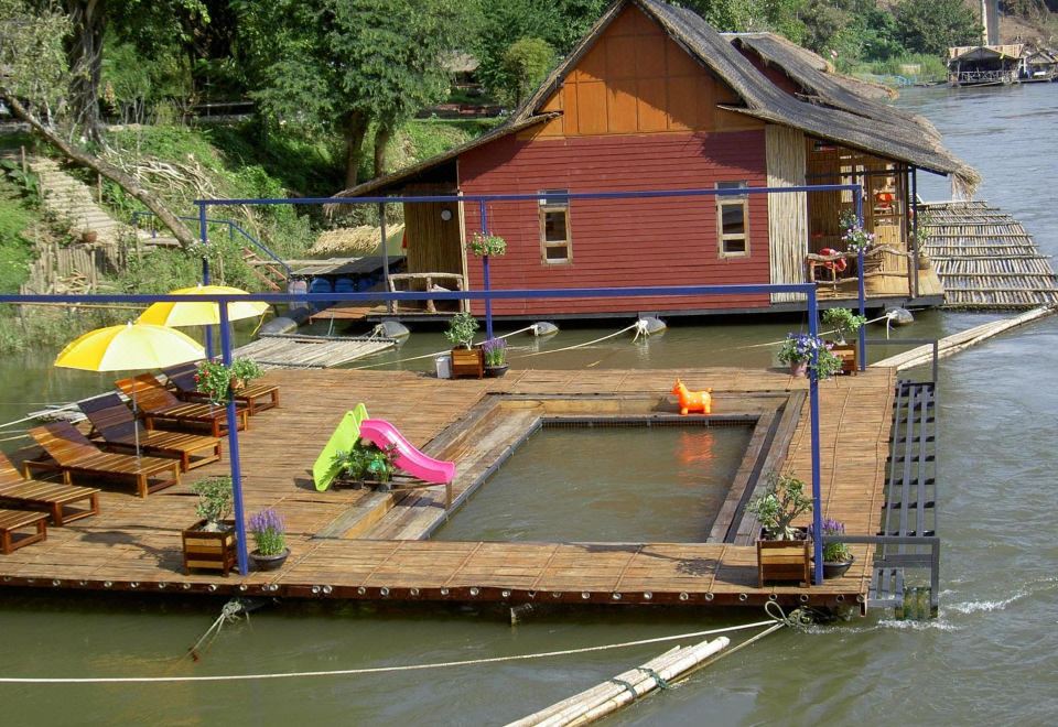 Boutique Raft Resort, River Kwai