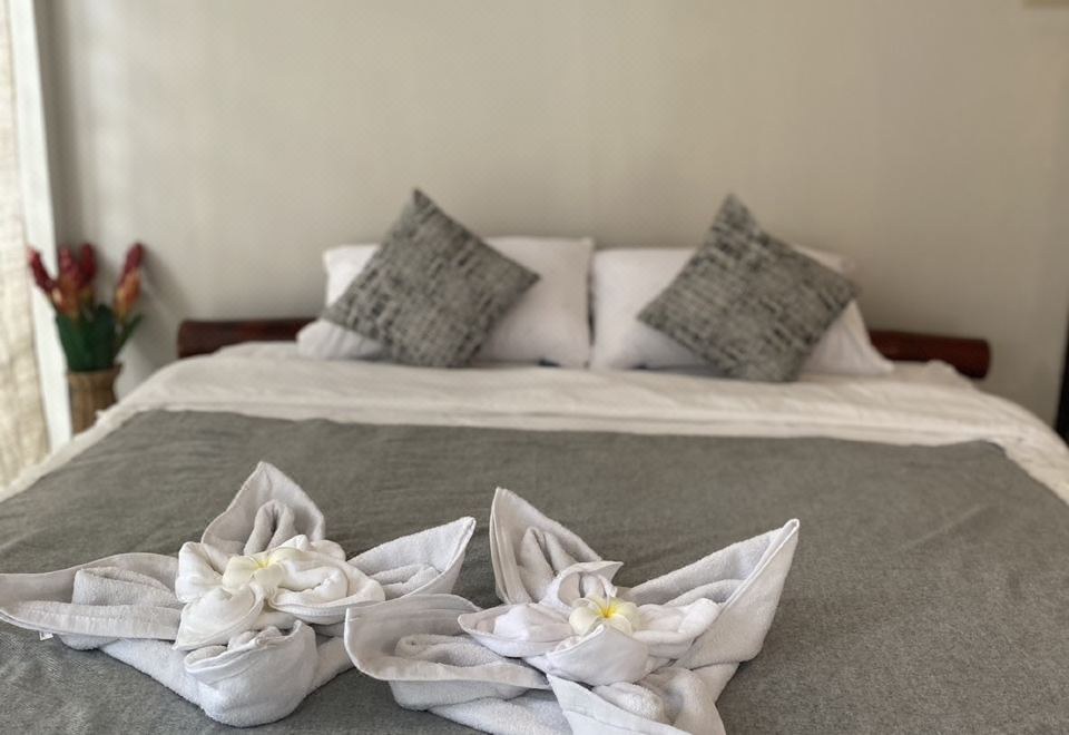 Ruen Maihom Riverside Cottage