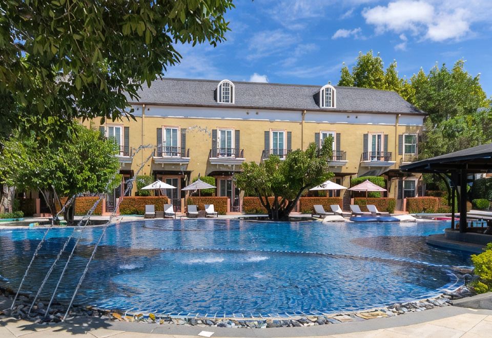 Rancho Charnvee Resort & Country Club