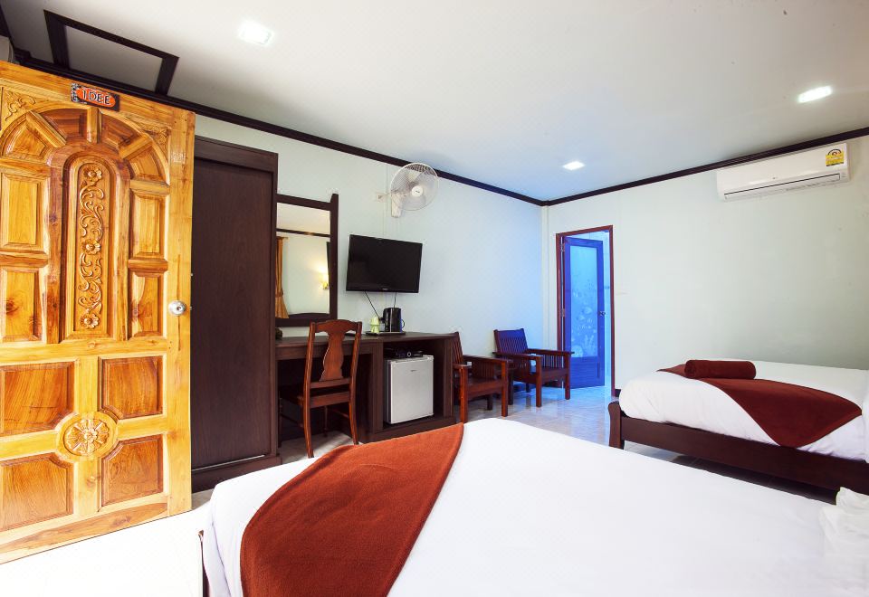 Lanta Coral Beach Resort