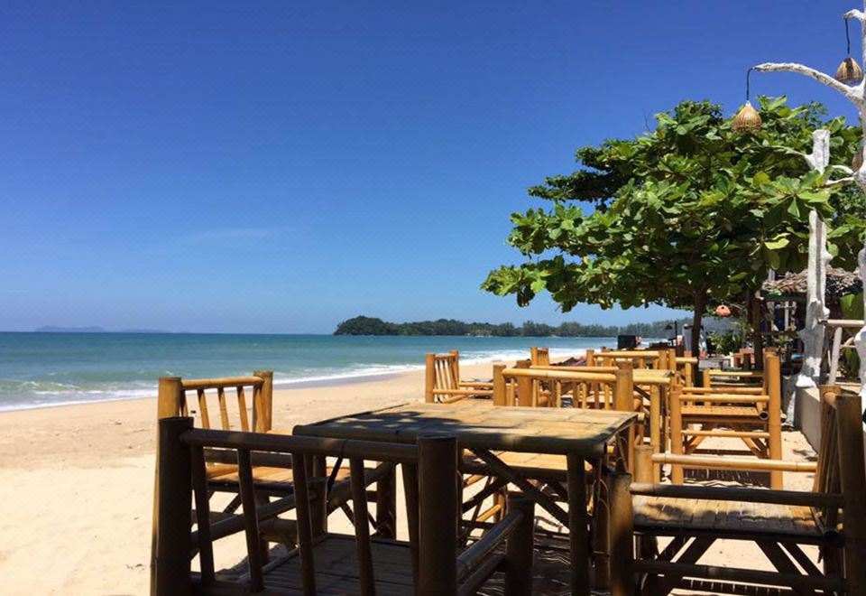 Lanta Smile Beach at Klong Dao