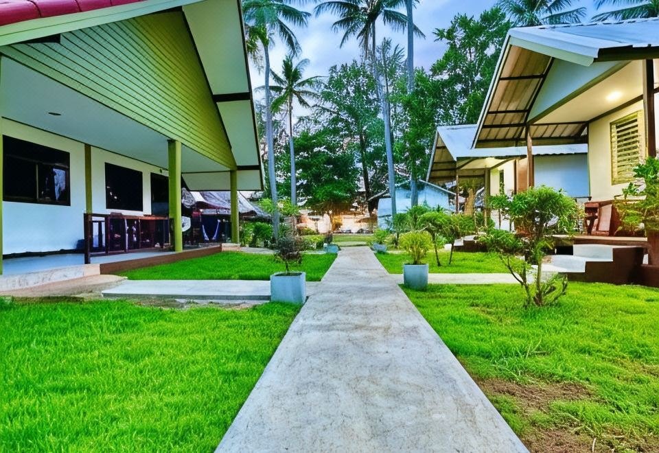 Lanta L.D. Beach Bungalows