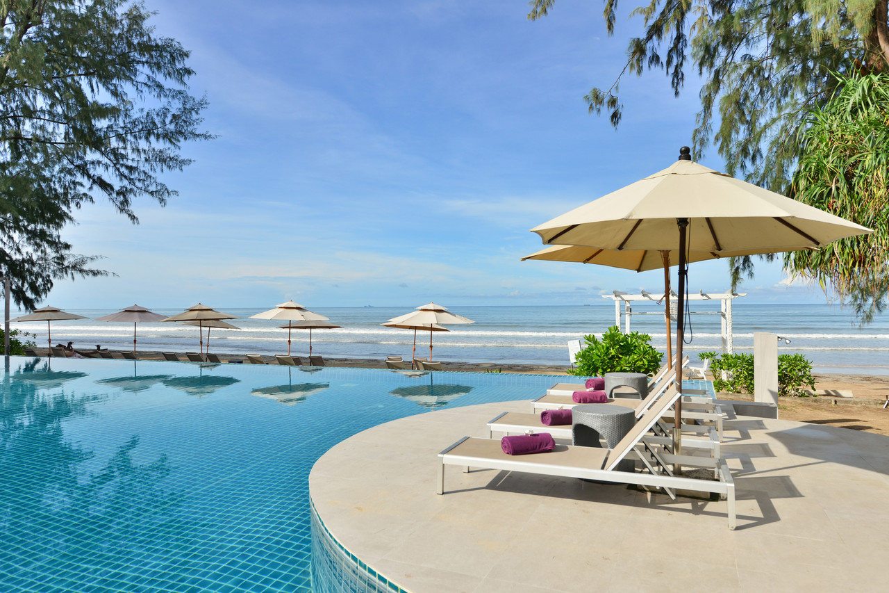 Twin Lotus Resort & Spa