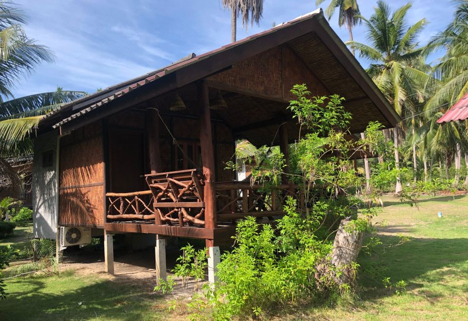 Malibu Beach Bungalows