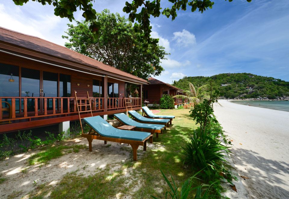 PingChan Koh Phangan Beachfront Resort