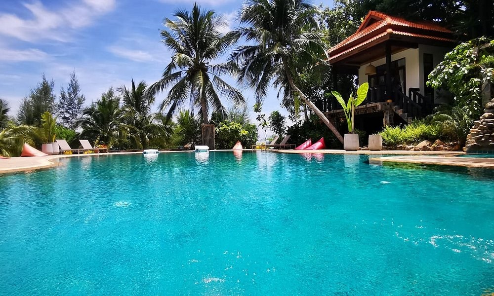 Red Pearl Beach Resort