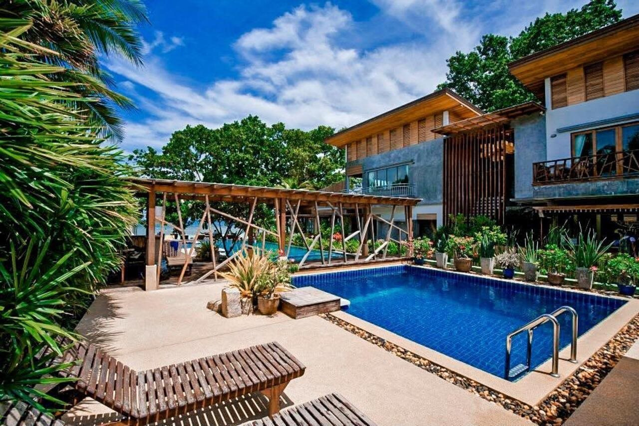 Sairee Hut Resort