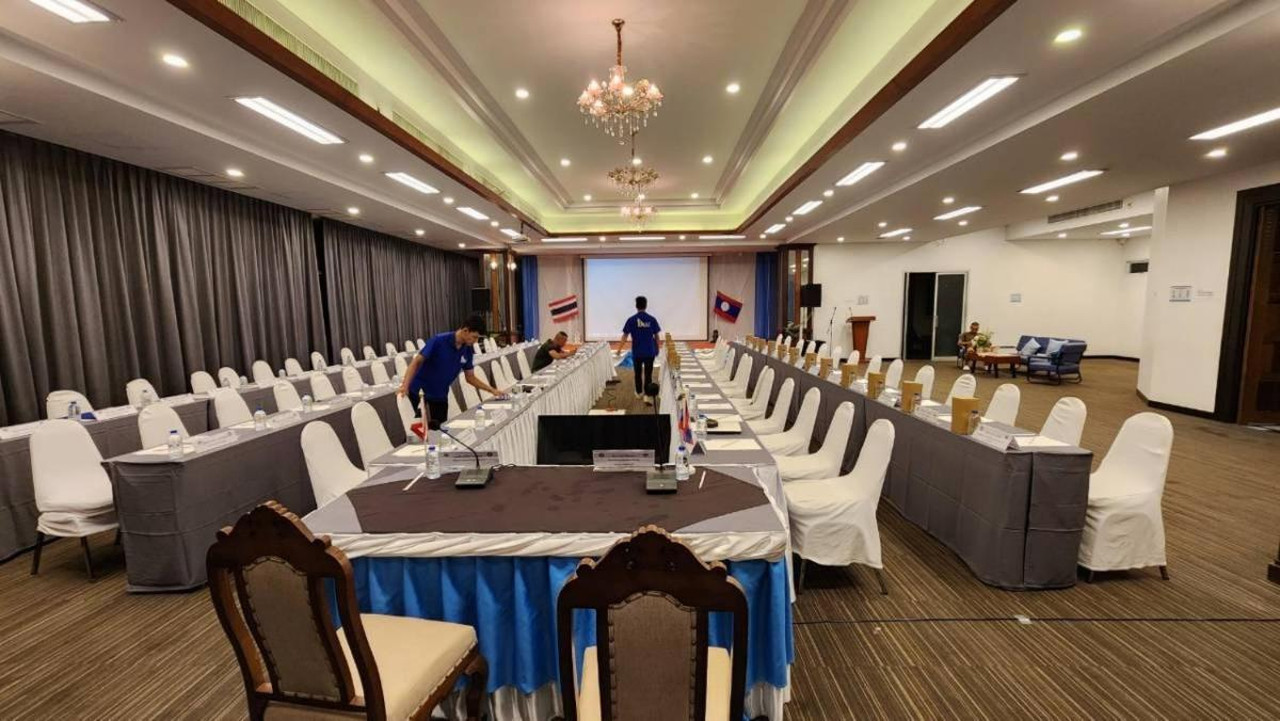 Large conference room at Blu Hotel set up in a hollow-square layout
