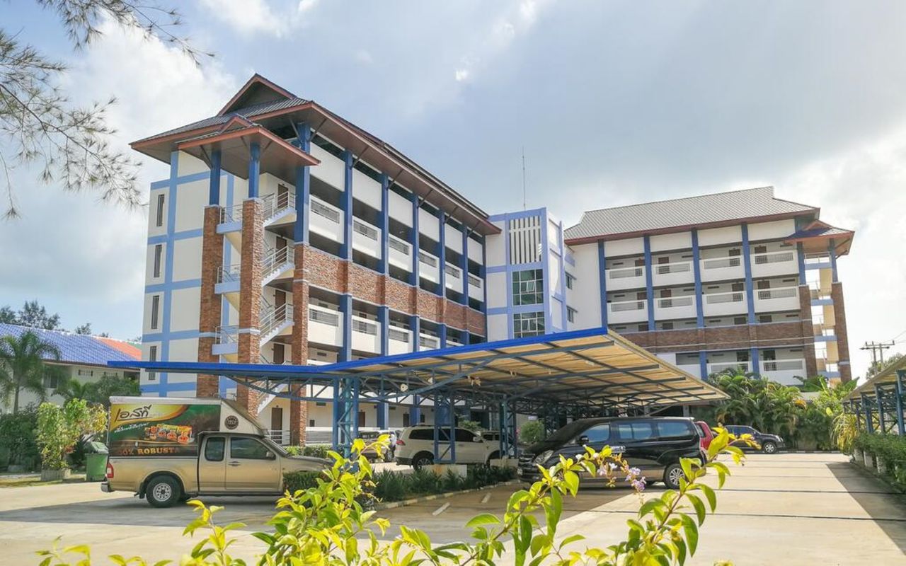 Din Khao Apartment