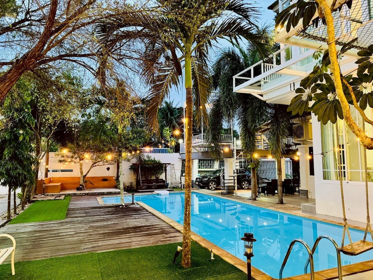 The Grand Pool Villa Pattani