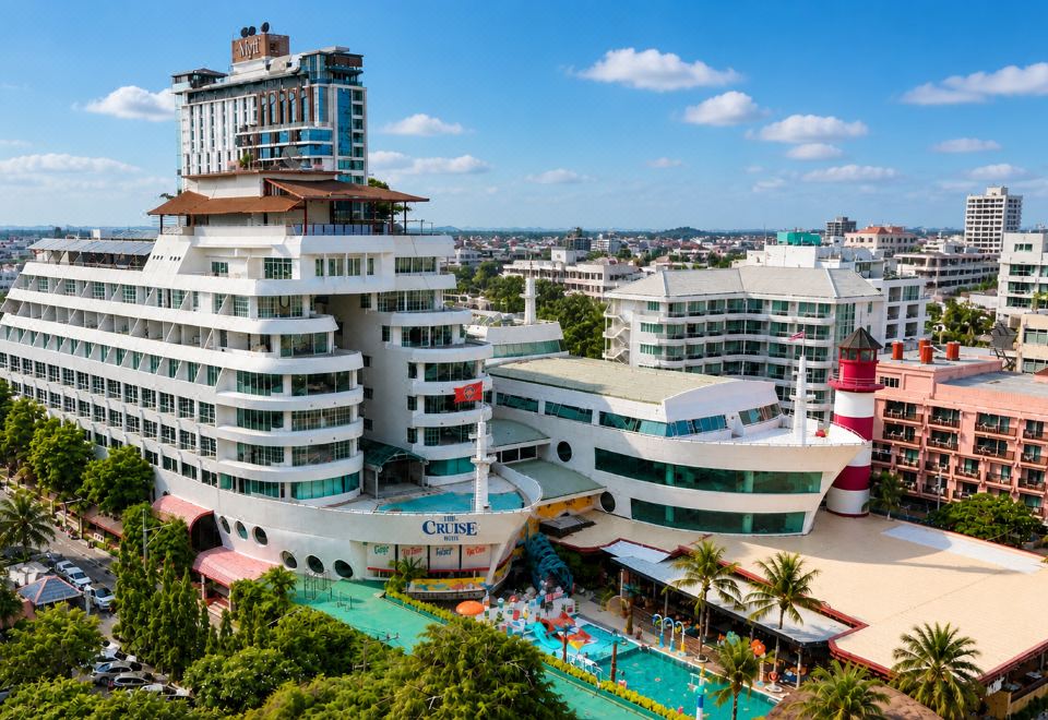 A-One The Royal Cruise Hotel