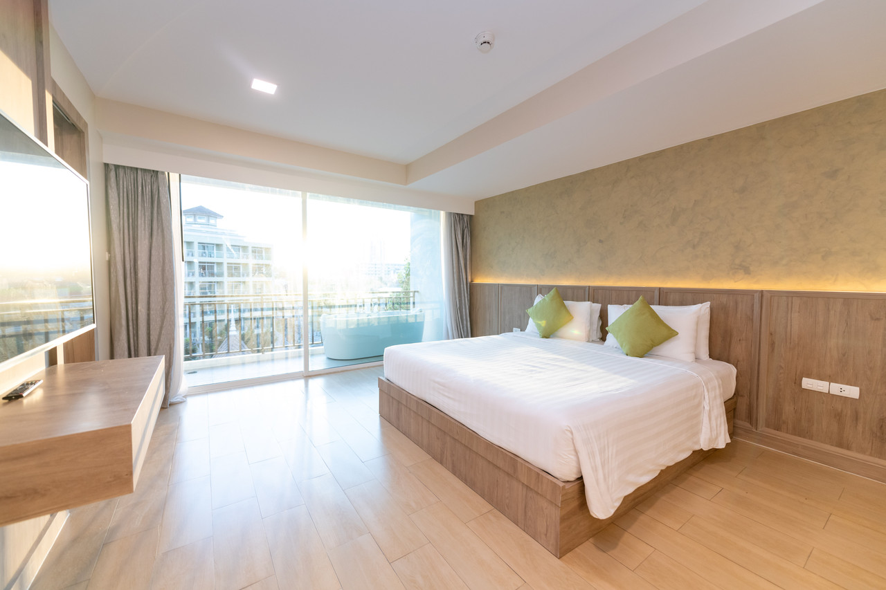 Crystal Palace Luxury Hotel