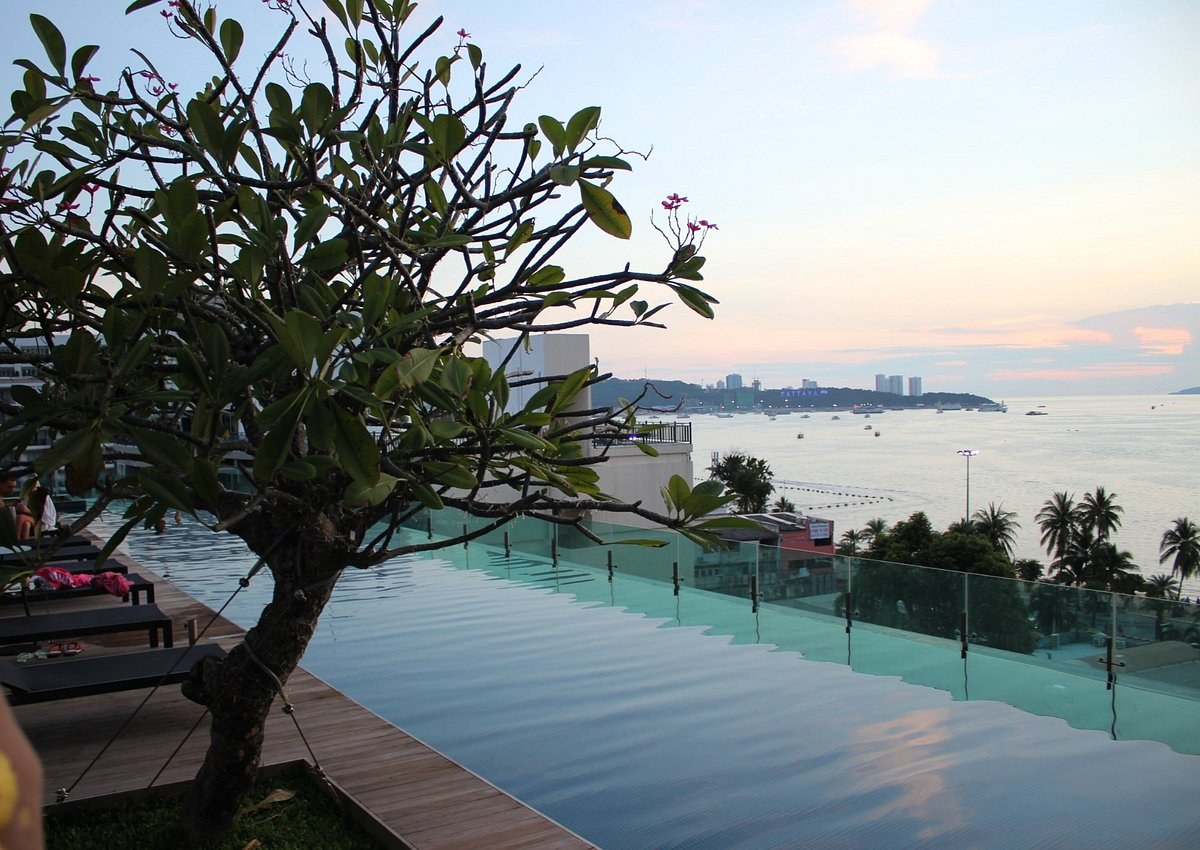 Seven Zea Chic Hotel