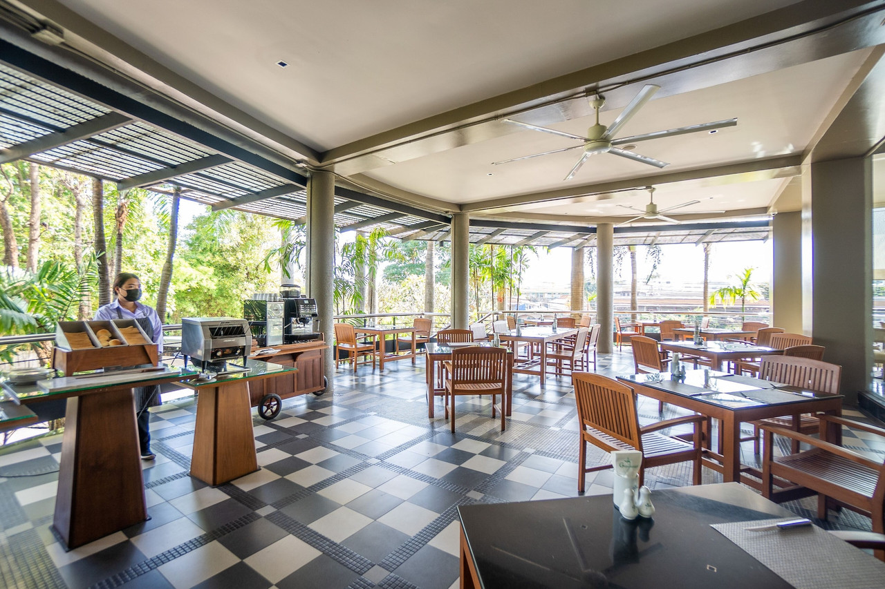 ร้านอาหารริมน้ำ River View ที่นั่งกลางแจ้งมองแม่น้ำน่าน