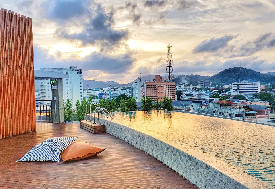 EcoLoft Hotel