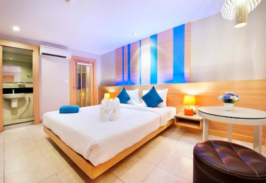Ratana Apart-Hotel at Kamala