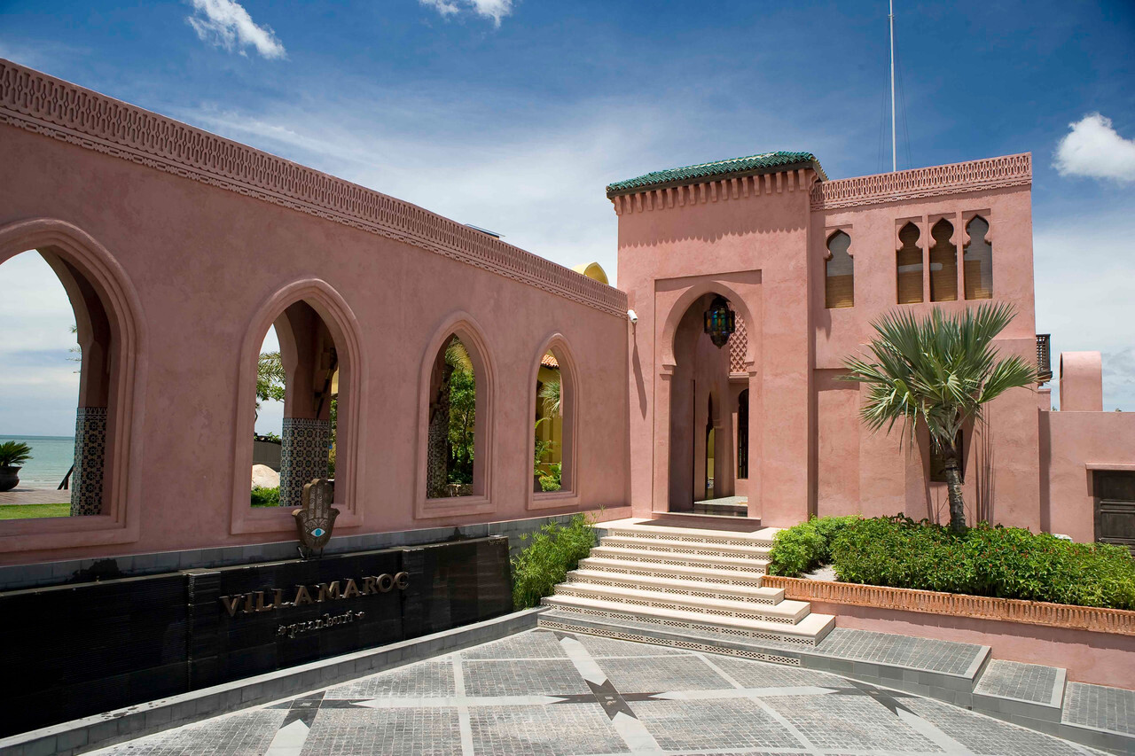 Villa Maroc entrance with a Marrakech-style gateway and mosaic tiling