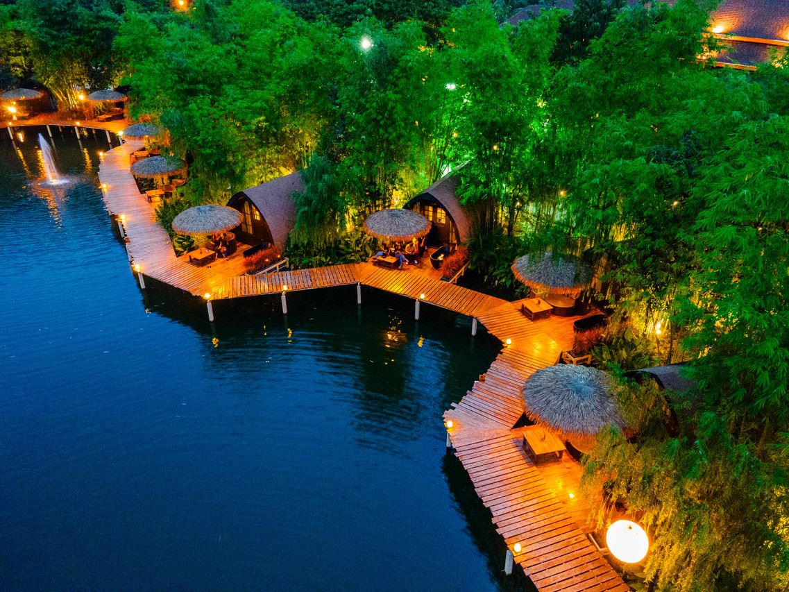 Khum Damnoen Resort