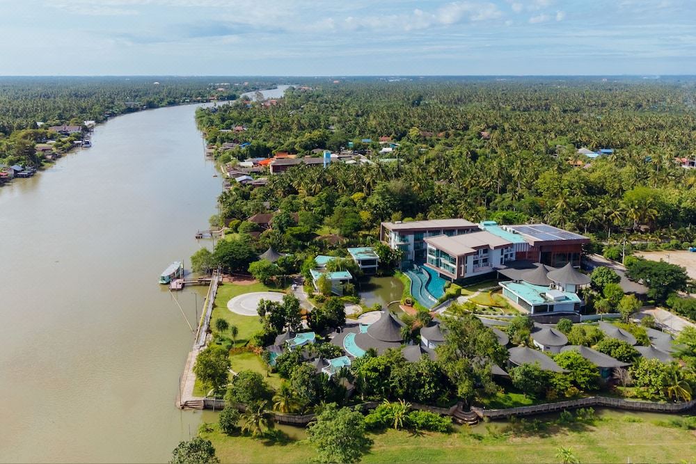 Na Tree Tara Riverside Resort