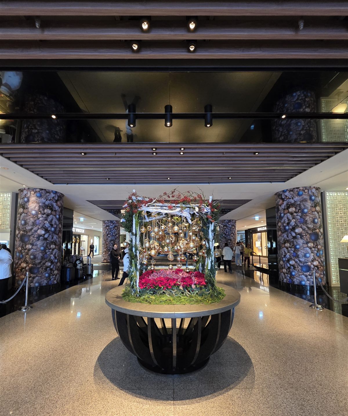 Grand lobby interior of Regent Taipei (台北晶華酒店)