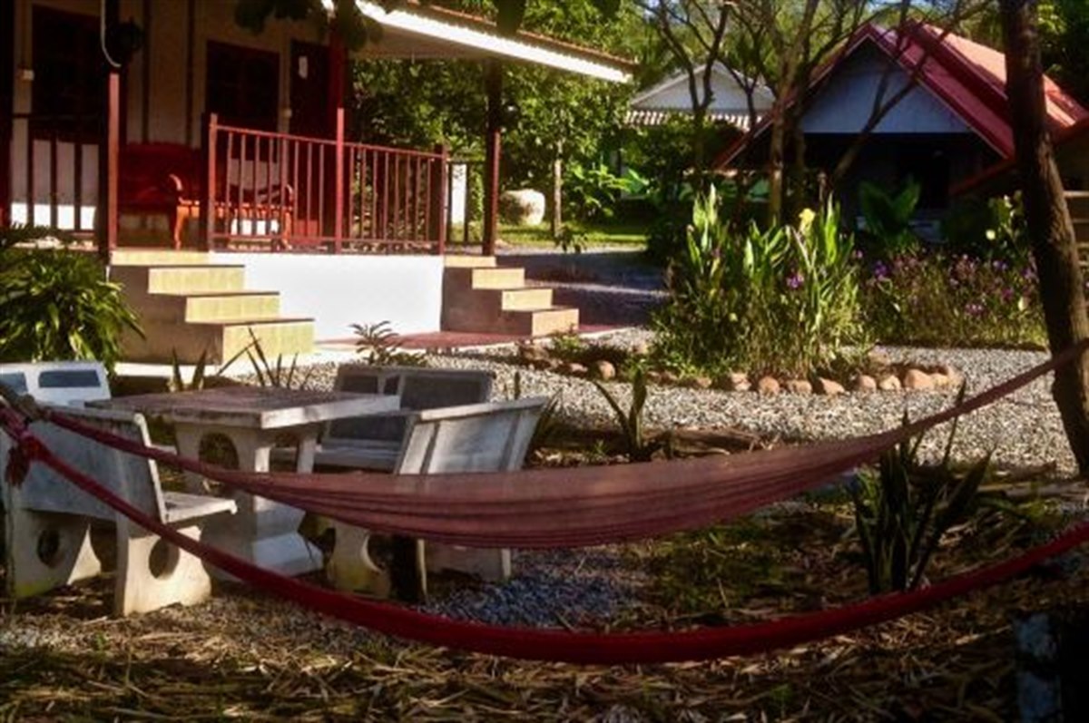 Hammock and bungalow terrace in the gravel garden, Watthana Nakhon